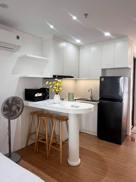 4-Bedroom 3-Storey House for Rent on Nguyen Xuan Nhi Street
