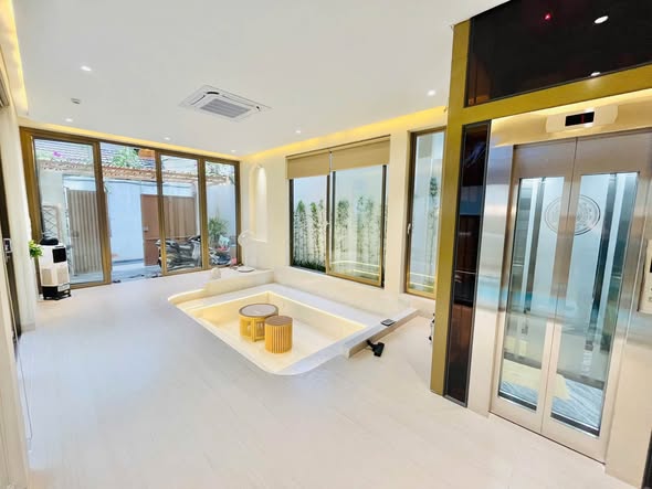 Luxury 7-Bedroom Villa with Private Pool, Sauna and Karaoke Room on Tran Van Du Street