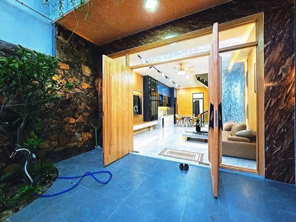 Fully Furnished 3-Bedroom 3-Storey House in Hoa Minh, Liên Chiểu