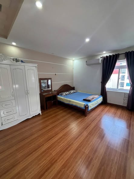 Fully Furnished Van Cao Studio