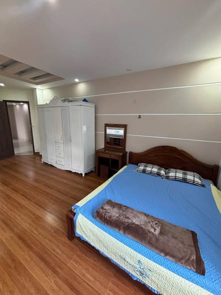 Fully Furnished Van Cao Studio