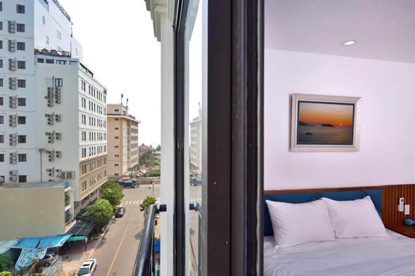 Fully Furnished 1-Bedroom Apartment with Private Balcony on Phan Liem