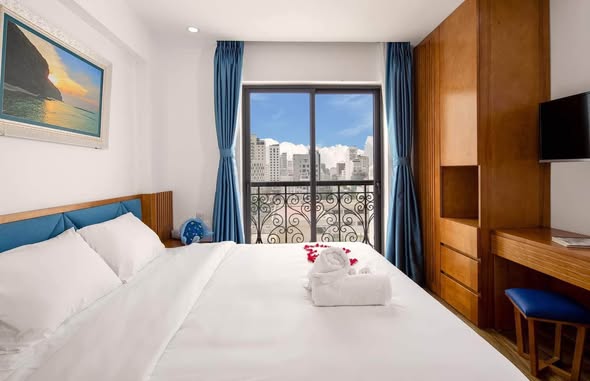 Fully Furnished 1-Bedroom Apartment with Private Balcony on Phan Liem