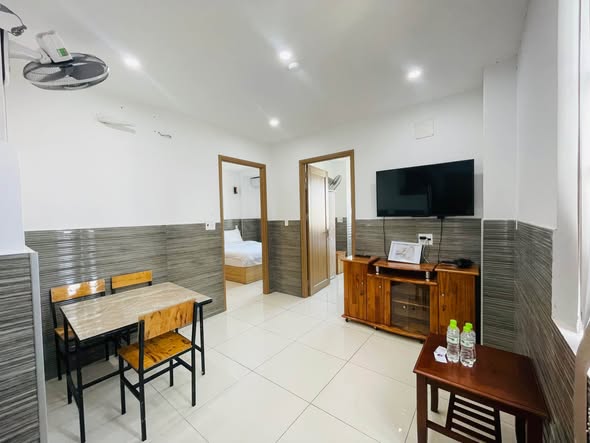 Fully Furnished 2-Bedroom 2-Bathroom Apartment with Balcony on Luong The Vinh