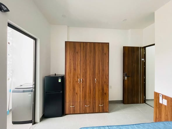 Fully Furnished Apartment with Balcony on Hoa Phu 24