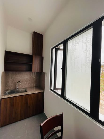 Fully Furnished Apartment with Balcony on Hoa Phu 24