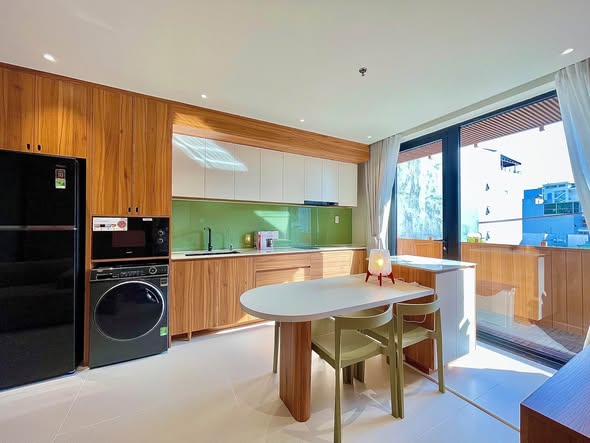 Luxury Fully Furnished 2-Bedroom Apartment with Gym near Da Nang Airport