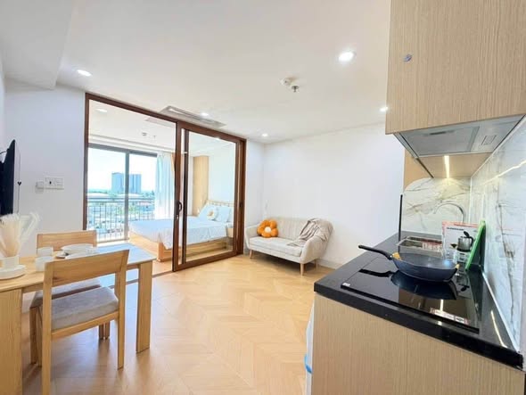 Modern 1-Bedroom 45m² Apartment with Swimming Pool