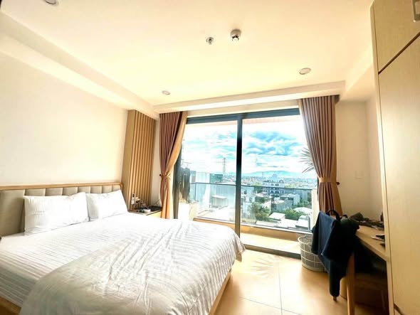 Modern 1-Bedroom 45m² Apartment with Swimming Pool