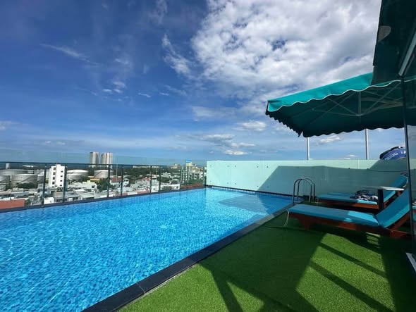 Modern 1-Bedroom 45m² Apartment with Swimming Pool