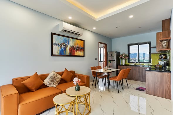 Fully Furnished 2-Bedroom Apartment with Balcony on Ton Duc Thang