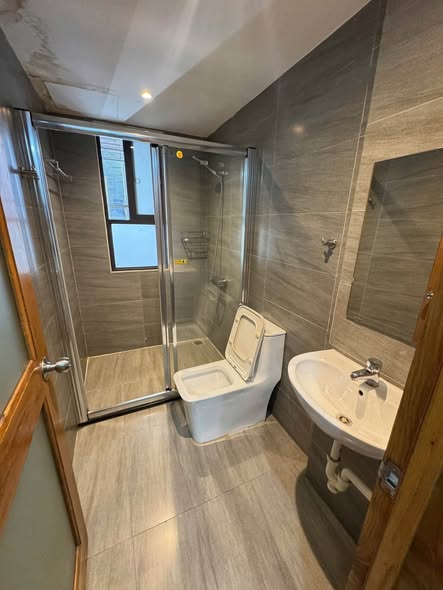 Fully Furnished 1-Bedroom Apartment with Pool on Nguyen Xuan Khoat