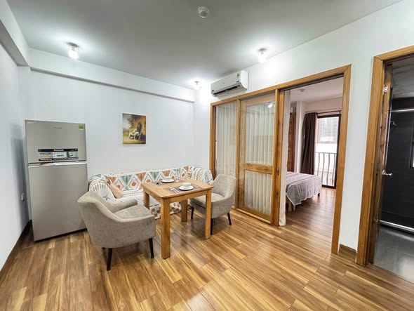 Fully Furnished 1-Bedroom Apartment with Pool on Nguyen Xuan Khoat