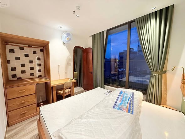 Brand-New 1-Bedroom Apartment with Pool and Gym on Khue My Dong 3