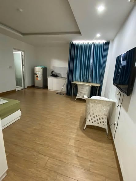 Fully Furnished Apartment with Rooftop Pool on Nguyen Van Thoai