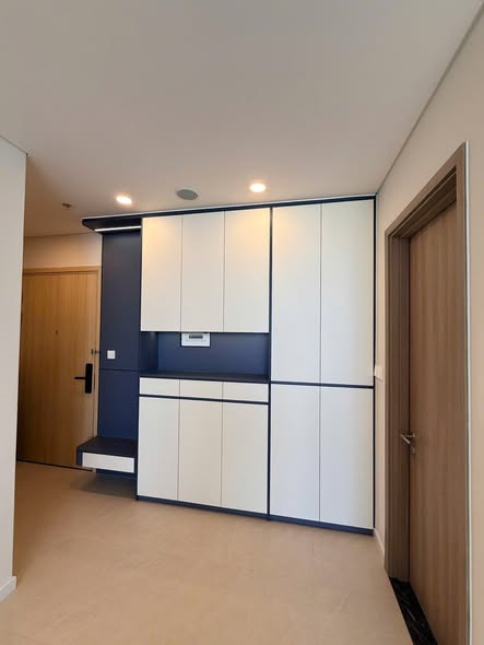 Luxury Fully Furnished 3-Bedroom Apartment on the 25th Floor at The Panoma 1