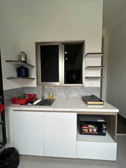 Fully Furnished 1-Bedroom Apartment on Vu Van Dung