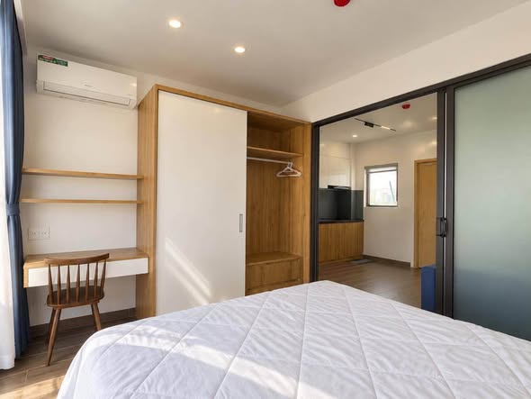 7th-Floor Apartment with Large River View Balcony in My An 19