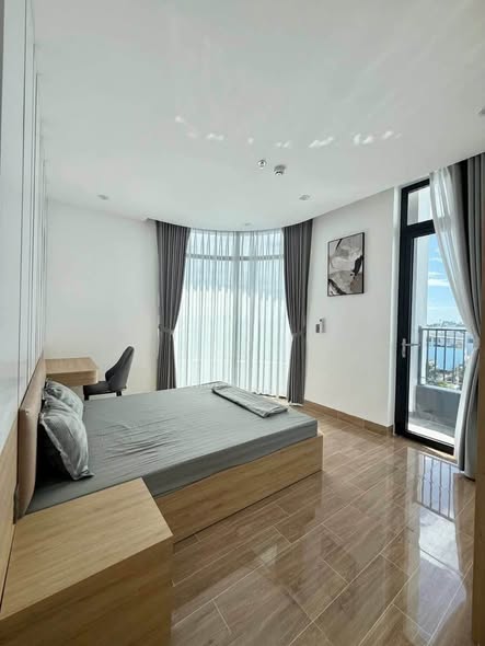 New Fully Furnished 2-Bedroom Apartment with Pool on Hai Trieu, Khue My